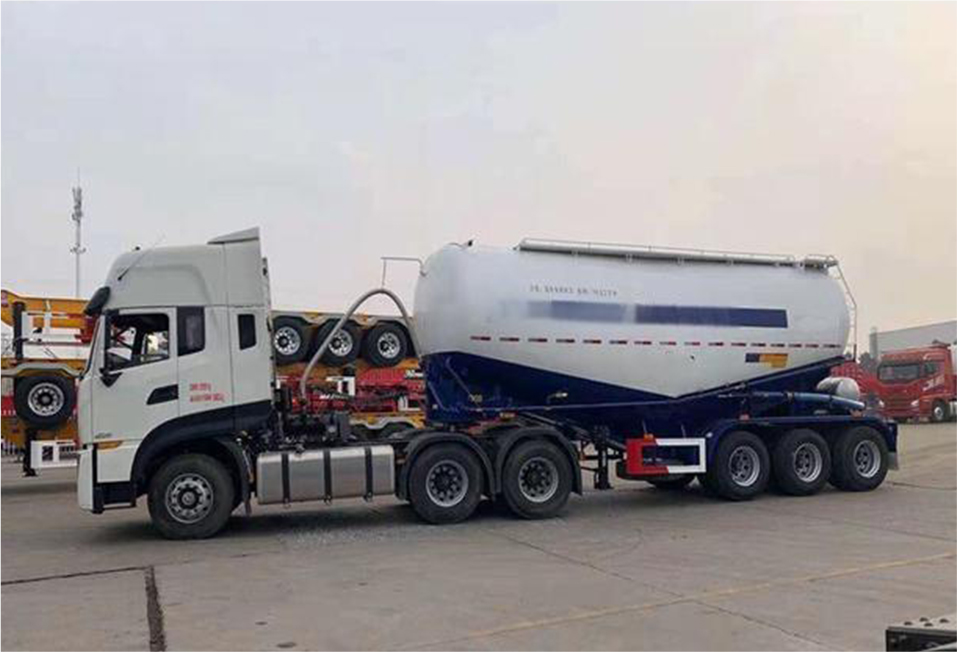 Powder Tanker Truck