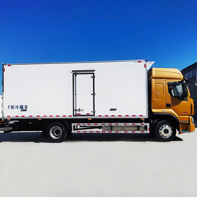 Customized fridge semi-trailer vans pharmacy general motors vans Commercial Refrigerated trailers reefer Box Truck For Sale