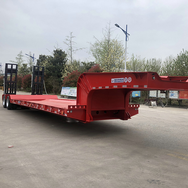 Transport Crane Tow Truck for Industrial Use Hydraulic Gooseneck Lowbed Truck Trailer
